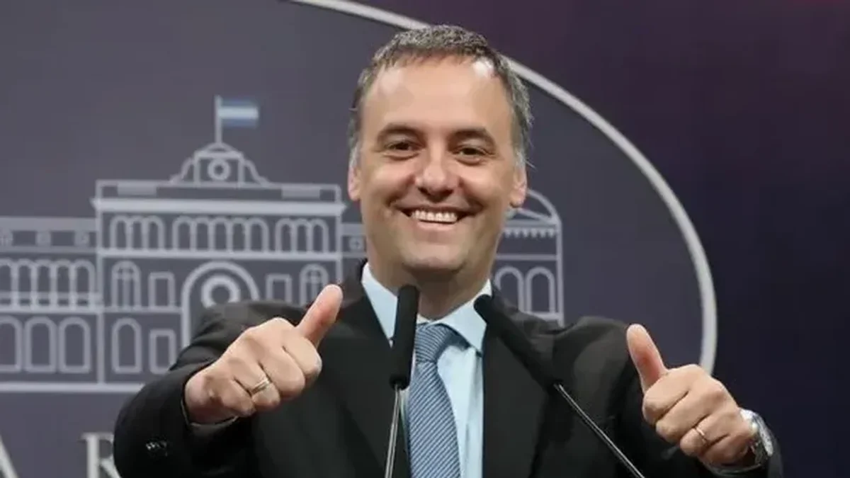 Adorni celebró los dos años de la prohibición del lenguaje inclusivo en la administración pública