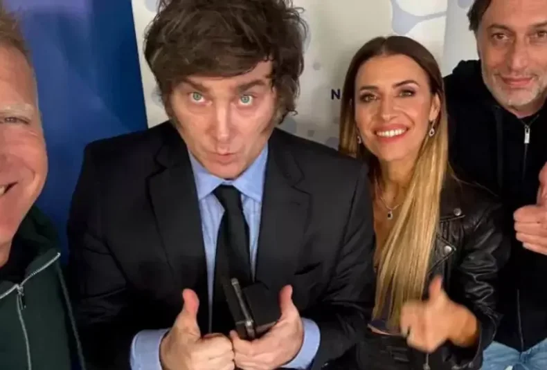 Javier Milei junto a Mariana Brey.
