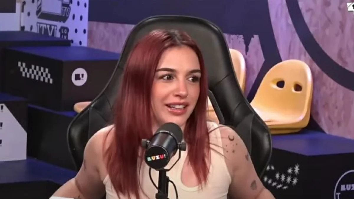 Una influencer contó que le puso aceite de oliva al auto de su papá: "Es como cargar premium"
