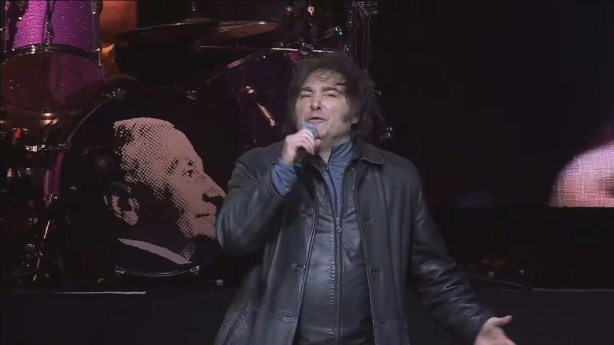El show de Milei en el Movistar Arena: cantos y fuertes críticas al kirchnerismo tras el escándalo de Espert