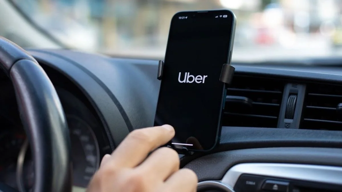 Nuevas normas para plataformas como Uber y Cabify: cuáles son los cambios más importantes