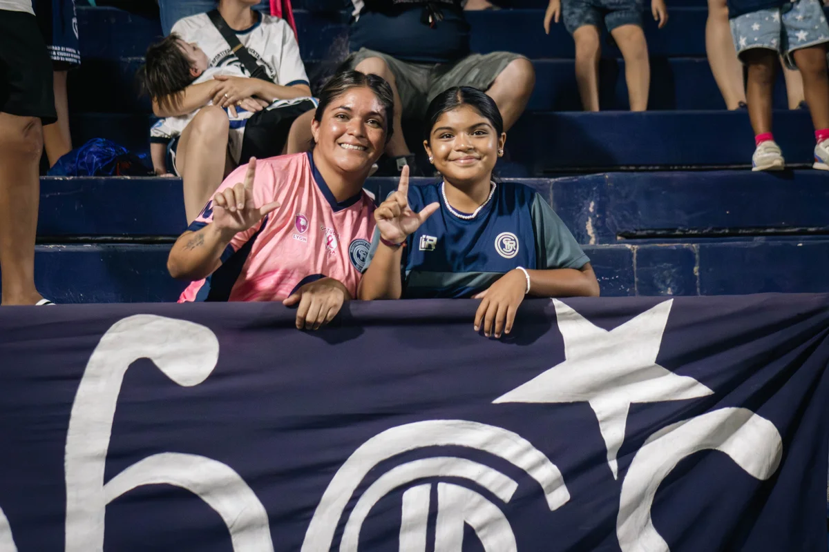 Hinchada Independiente Rivadavia - Lepra (19).jpg