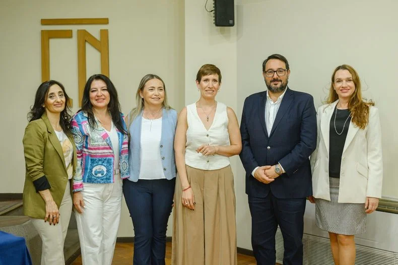 Autoridades del Colegio Notarial, junto a la ministra Jimena Latorre y la especialista en Derecho de los Recursos Naturales, Leticia Krannichfeldt.