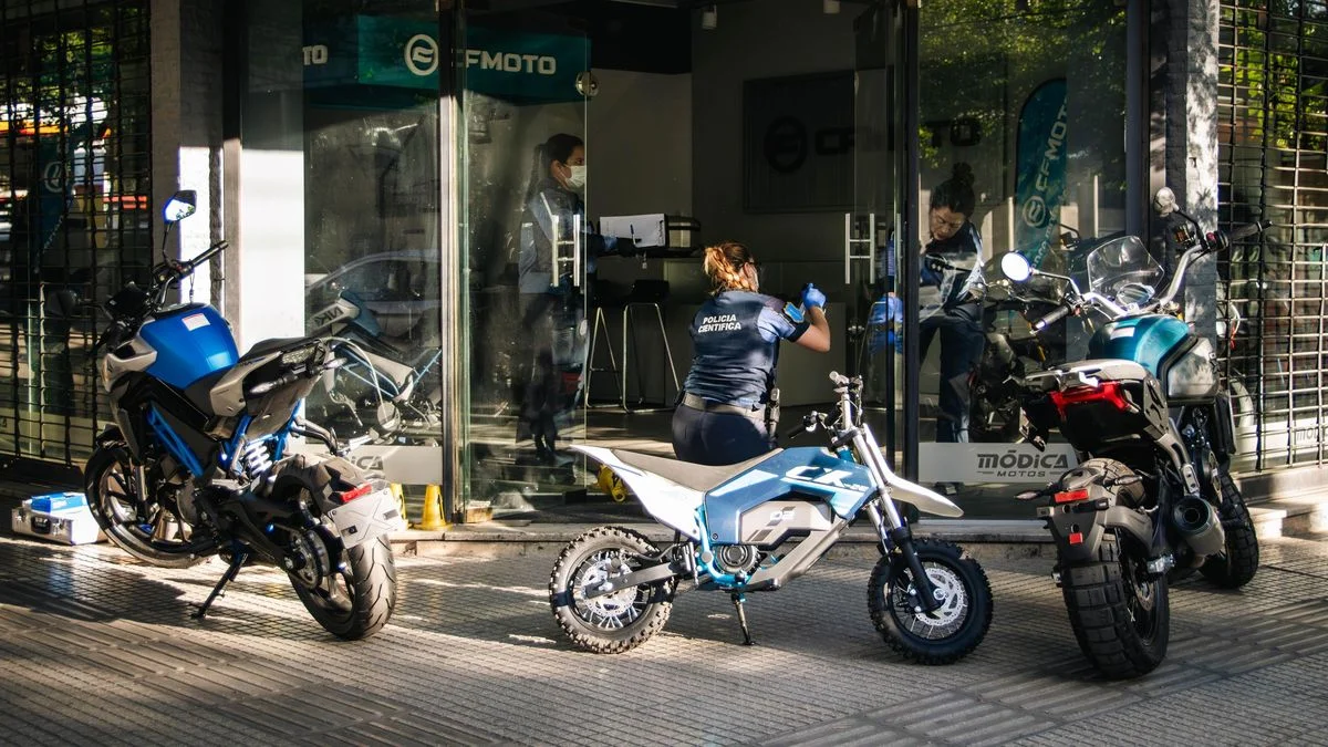 Delincuentes se robaron motos de un local comercial en pleno centro de la Ciudad