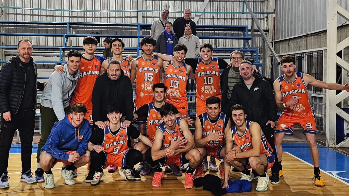 Básquet: Rivadavia ganó y lidera el torneo Clausura