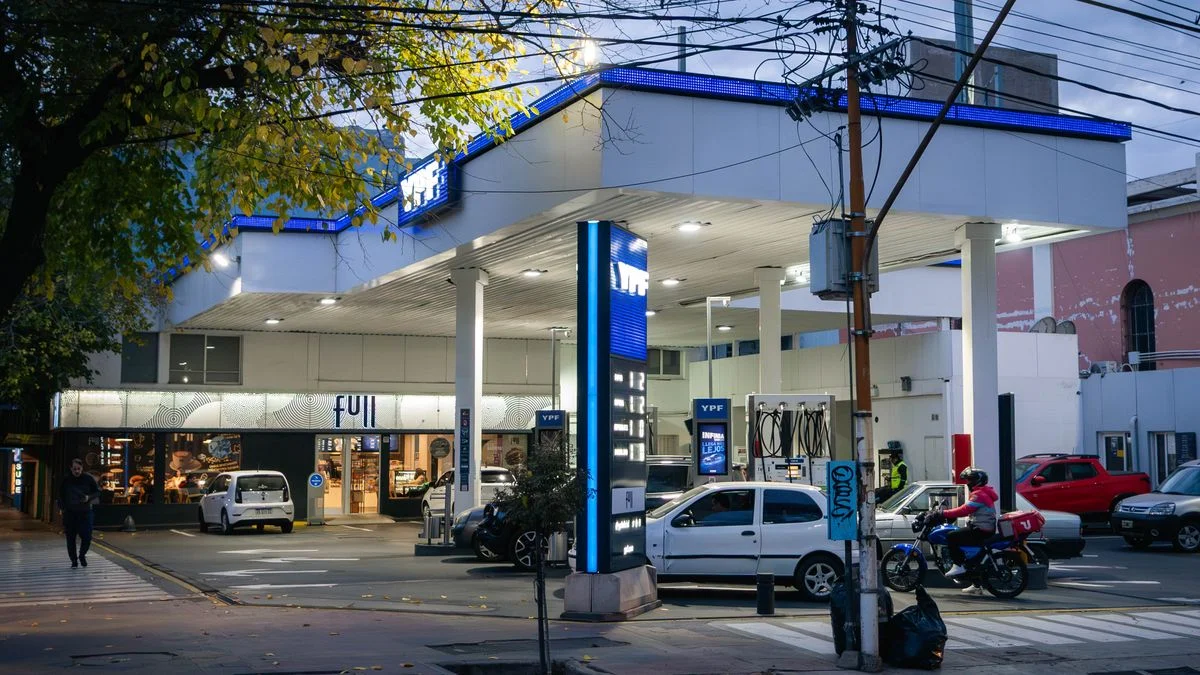YPF define el lunes un nuevo esquema de subas en el precio de los combustibles