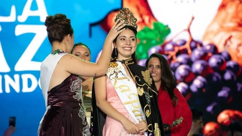  Ana Laura Roza, reina de La Paz