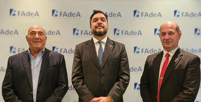 Emilio Magnaghi, a la izquiera, envi&oacute; una carta contando los problemas de Fadea.&nbsp;