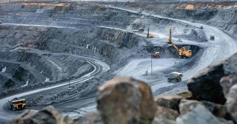 Litio, cobre, zinc, nuevo botín sin impuestos: Milei eliminó las retenciones a las exportaciones mineras