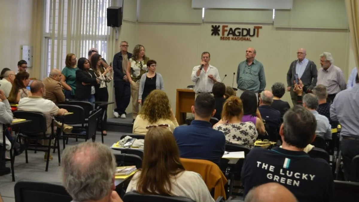 Dramático exilio de docentes de la UTN: "No pueden ver más la heladera vacía"