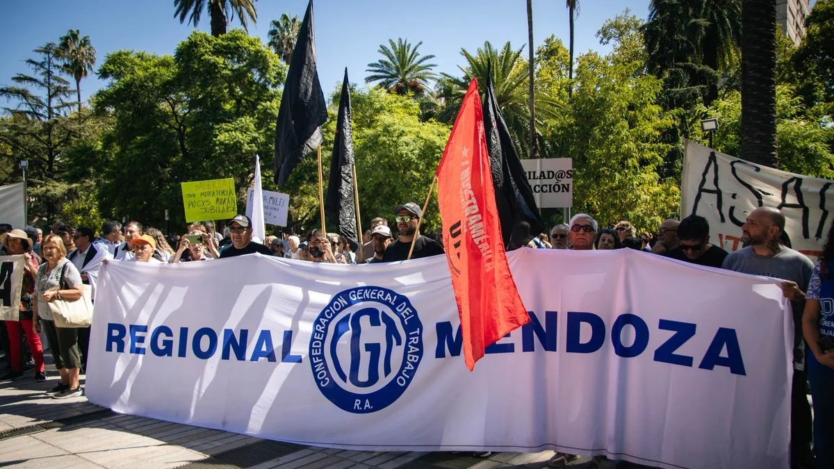 Jubilados de Mendoza se preparan para volver a las calles junto a gremios en la previa del paro de la CGT