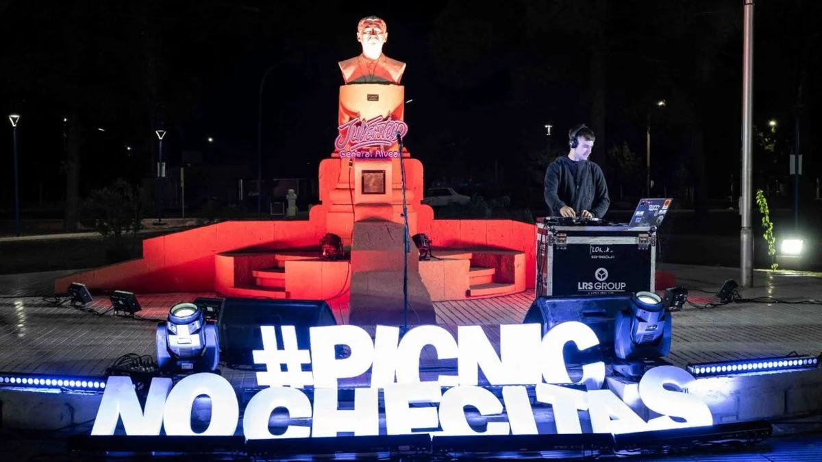 General Alvear comenzó con sus "Nochecitas de picnic", una de las propuestas para el verano 2026