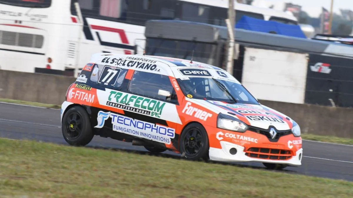 Podio del mendocino Tomás Vitar en la cuarta fecha de la Clase 3 del Turismo Pista