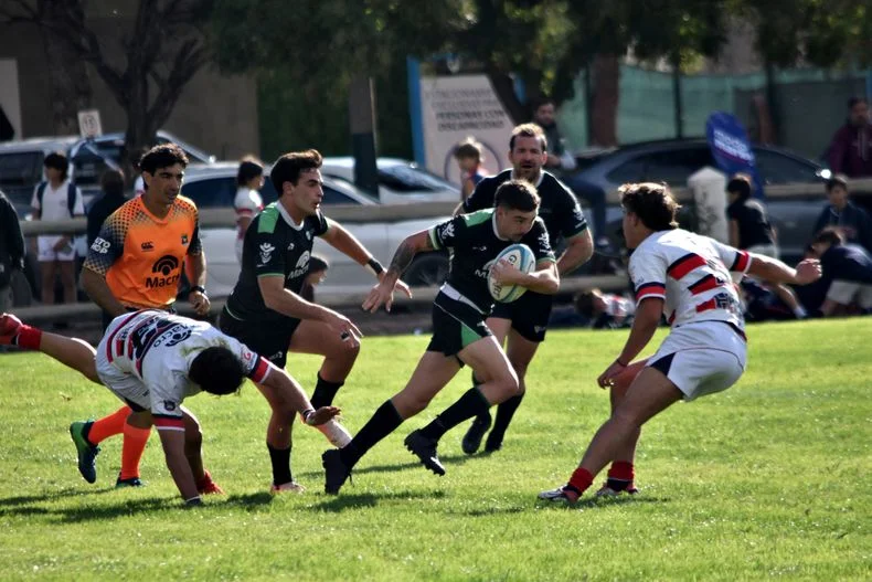 Liceo, Marista y Los Tordos arrancaron bien en el Torneo Regional Top 10 de rugby.