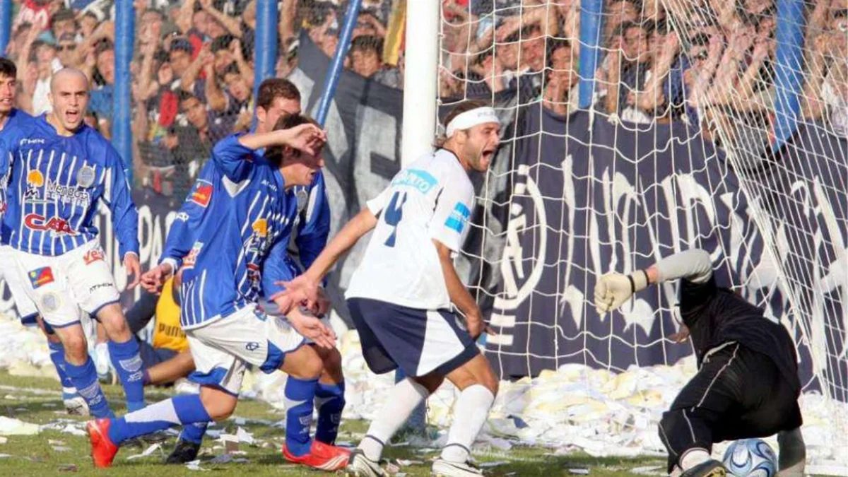 Quién tiene de hijo a quién: el historial completo entre Godoy Cruz e Independiente Rivadavia