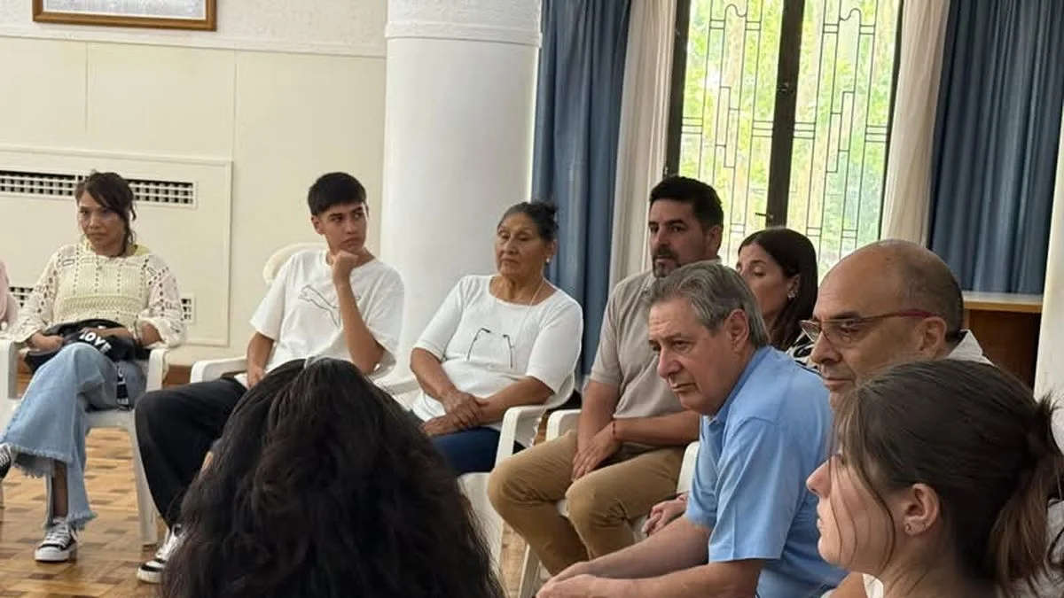 Omar Félix recibió a pacientes oncólogicos de San Rafael que tienen problemas con sus remedios