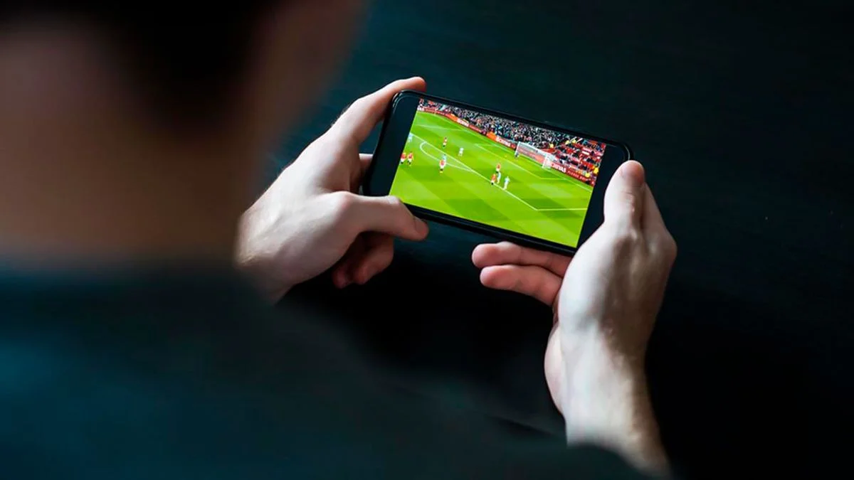 Del boom al bloqueo: ordenaron cerrar una importante plataforma para ver partidos de fútbol gratis