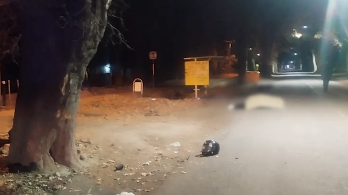 Murió tras chocar con su moto contra un árbol en una ruta de Luján