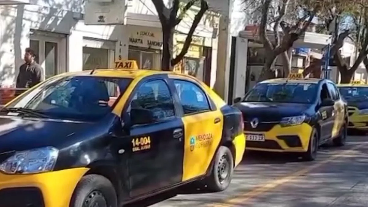 Un taxista de General Alvear fue amenazado con un cuchillo pero logró sacarle el arma al ladrón