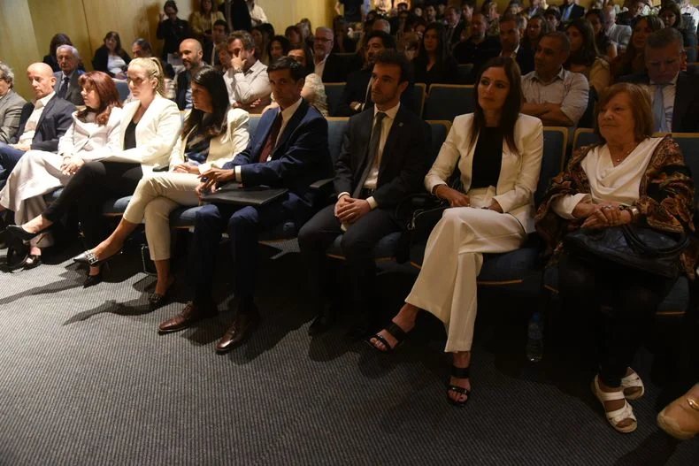 Los candidatos a magistrados tuvieron el apoyo de la oposición para poder asumir. 