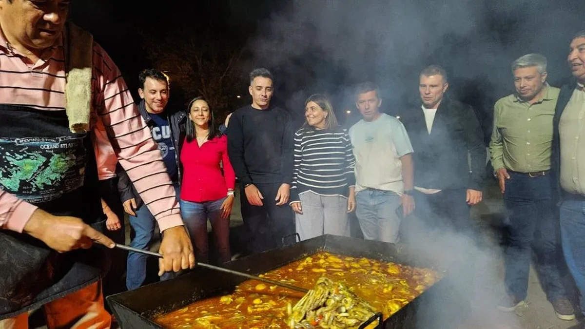 Radicales ensalzaron el ítem aula, los límites a la protesta social y la baja de empleados públicos "donde sobraban"