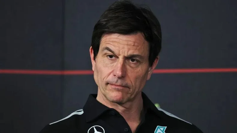 Toto Wolff recogi&oacute; el guante y le respondi&oacute; a Max.