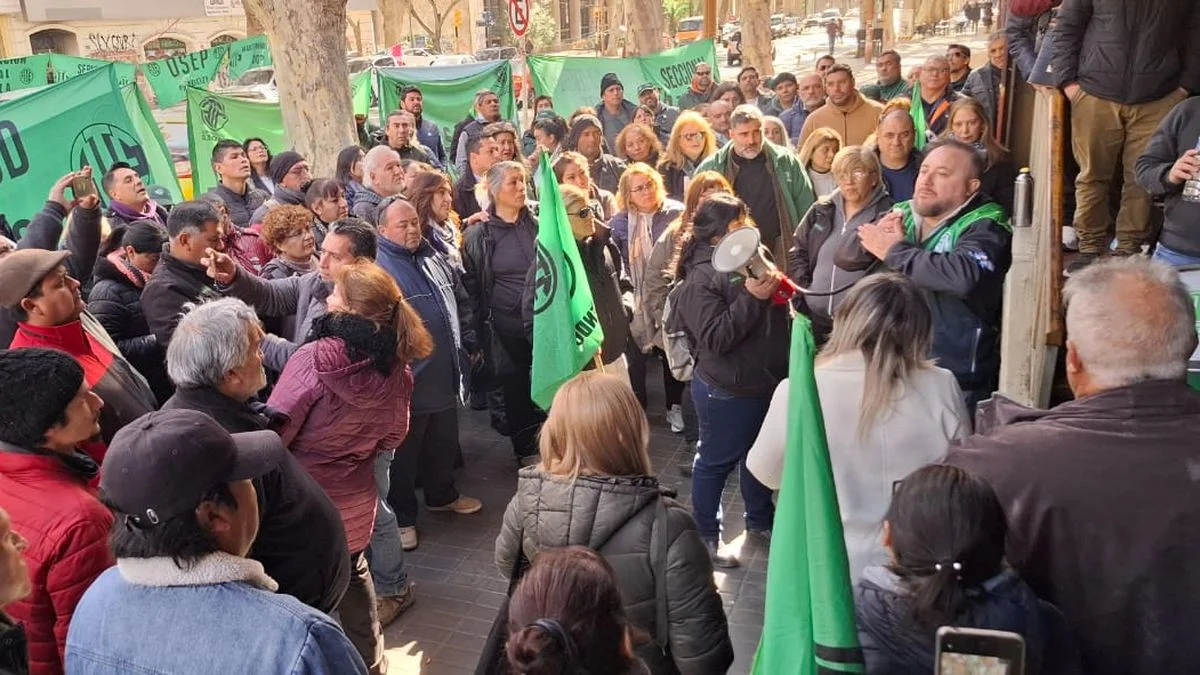 ATE rechazó el aumento del 4% y convocó al paro
