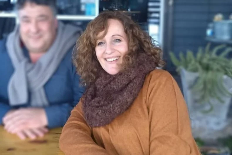 Mónica Maroto, funcionaria de la comuna lujanina, sería la elegida por Esteban Allasino para encabezar la lista de concejales.