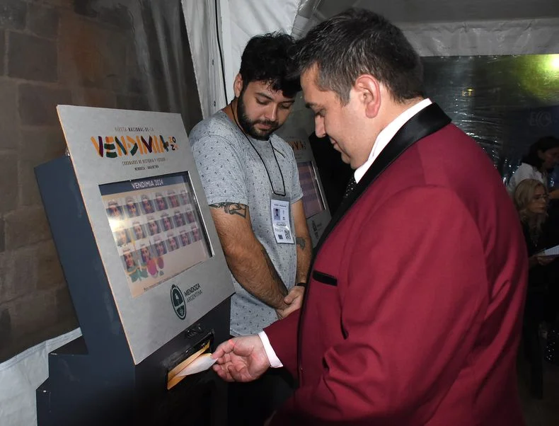 En el ingreso al teatro estar&aacute;n los t&oacute;tems para voto de las autoridades