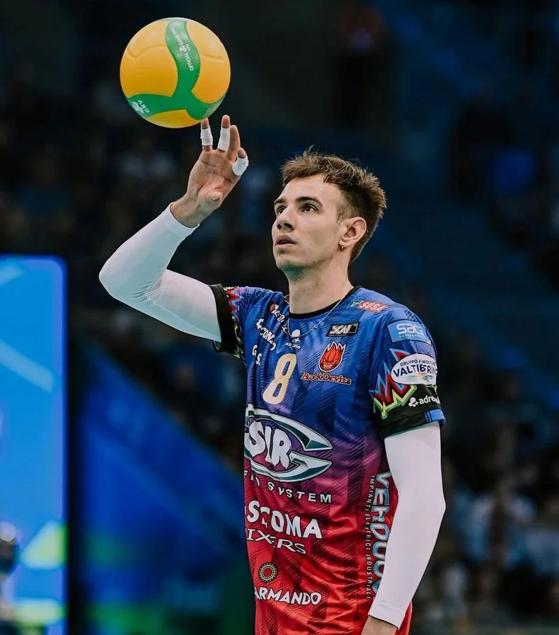 Agustín Loser continúa luciéndose en el vóley de Italia.