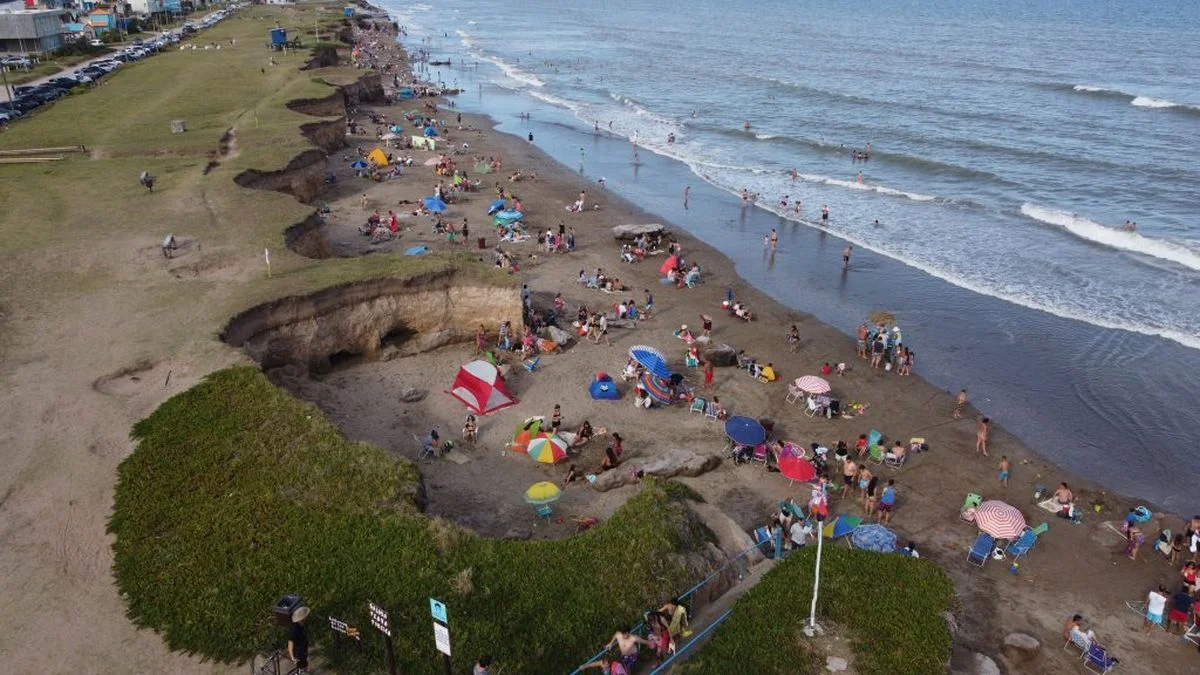 Mar picado: una ola gigante causó un muerto y más de 30 heridos en la Costa Atlántica