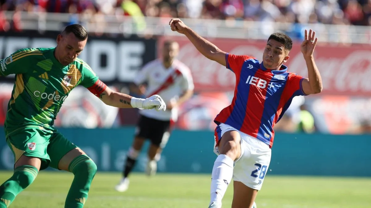 No se sacaron diferencias: San Lorenzo y River igularon sin goles en el clásico de la fecha