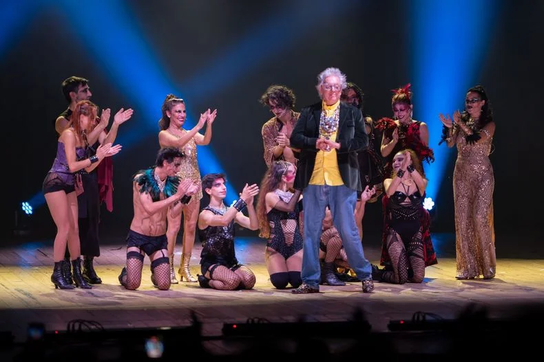 La direcci&oacute;n general y el dise&ntilde;o de luces del musical est&aacute;n a cargo de Pepe Cibri&aacute;n Campoy.