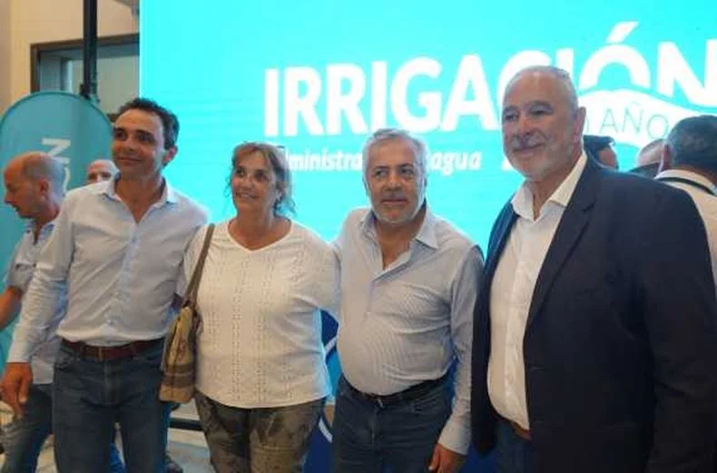 Alfredo Cornejo y Alejandro Morillas, intendente de San Carlos. 