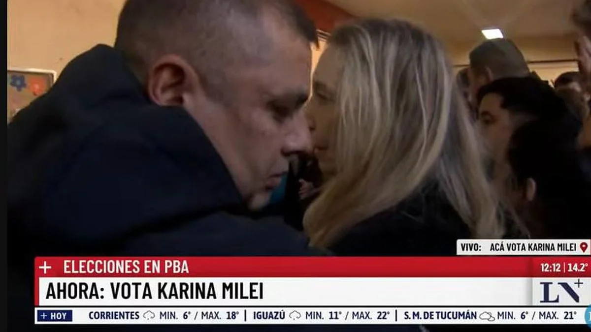 Karina votó rodeada de guardaespaldas y una hinchada propia que la salvó de hablar de las coimas