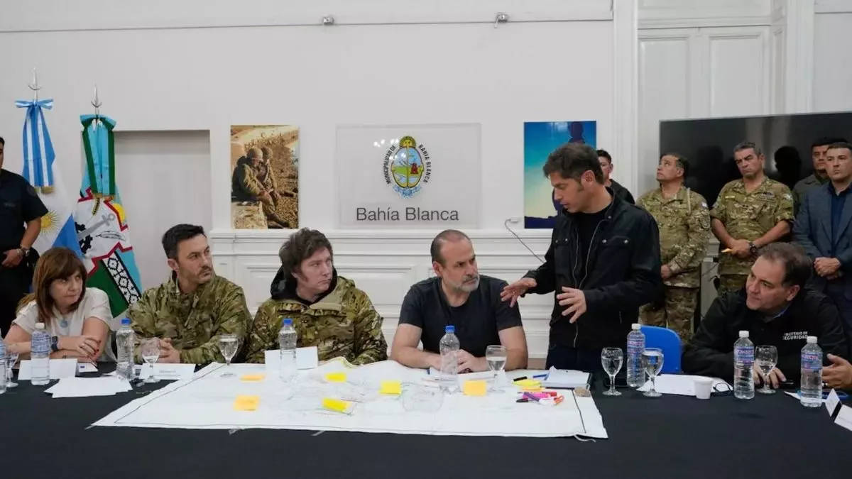 Milei en Bahía Blanca: criticó a Axel Kicillof y anunció un fondo para los afectados por las inundaciones