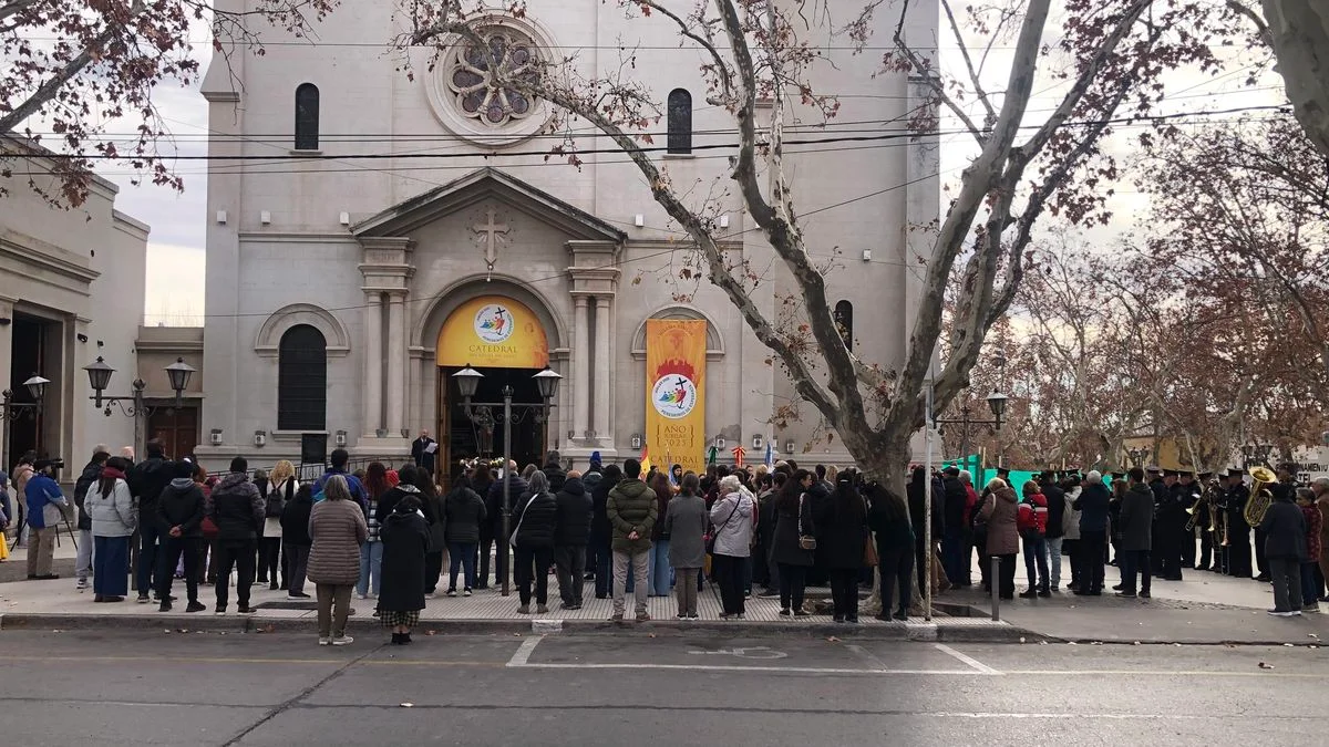 San Rafael honró a Santiago Apóstol con su tradicional procesión en la plaza San Martín