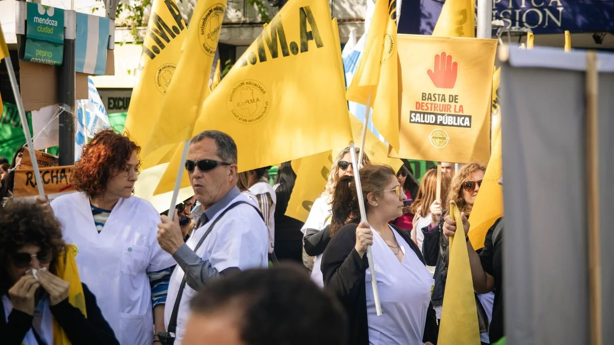 Profesionales de la Salud repudiaron la reforma del Estatuto del Empleado Público aprobada en el Senado