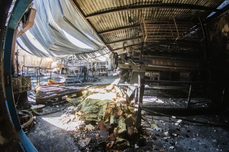 Interior del galpón incendiado 