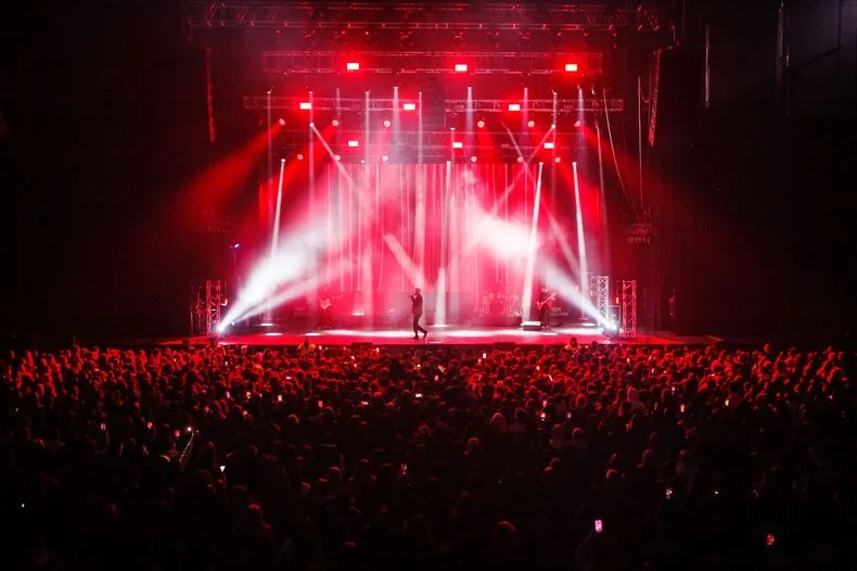Despu&eacute;s de un exitoso 2024, abriendo el show de Mar&iacute;a Becerra en River, Emanero vuelve a Mendoza