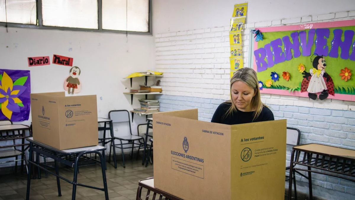 Ya arrancaron los comicios en Mendoza: dos urnas, qué se vota y quiénes son los candidatos
