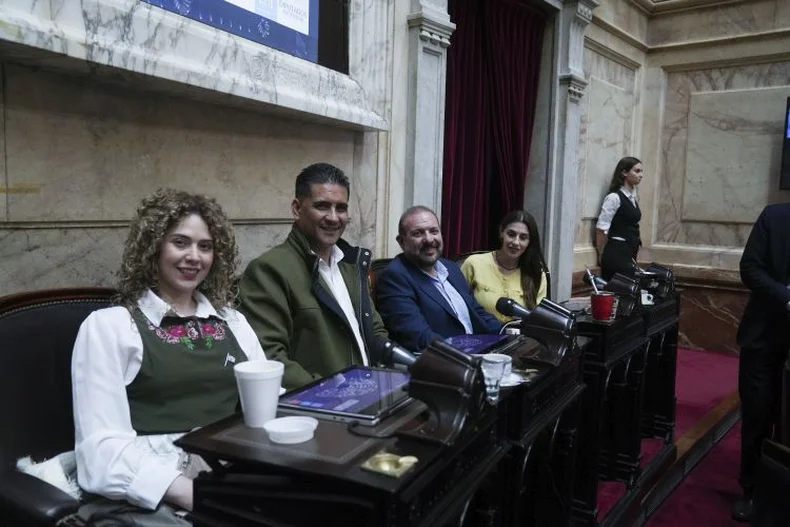 Arrieta en el Bloque Coherencia, que form&oacute; despu&eacute;s de escindirse de LLA en un monobloque.&nbsp;