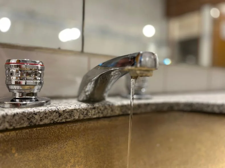 Gran corte de agua en varios departamentos de Mendoza: zonas afectadas y recomendaciones para este viernes