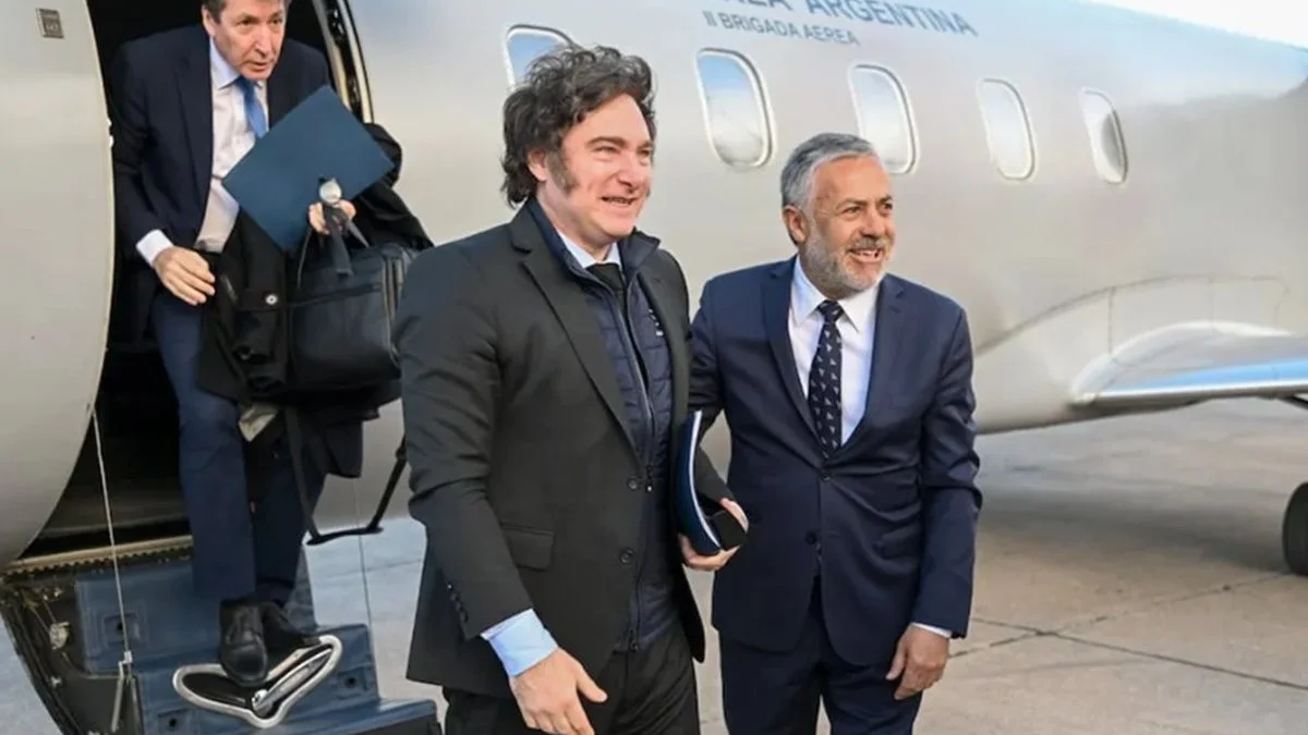 Alfredo Cornejo y el huracán libertario: la amistad con Javier Milei, ¿salvavidas de plomo?