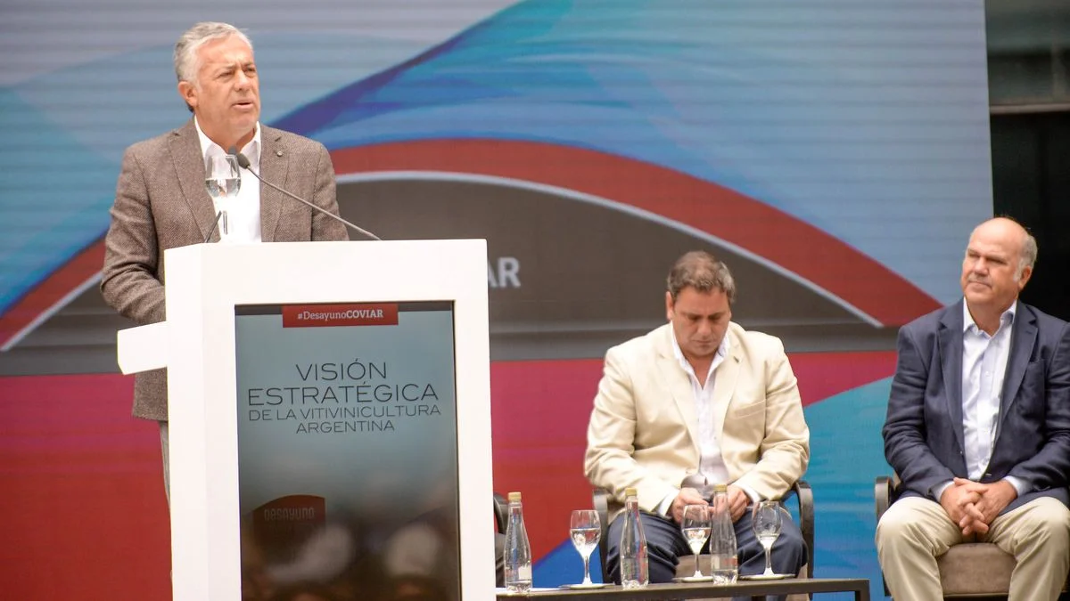 El único anuncio importante de Alfredo Cornejo durante el Desayuno de Coviar 2025