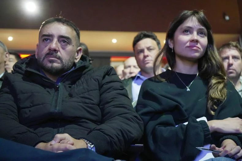 El intendente de La Paz, Fernando Ubieta junto a la diputada K, Valentina Morán. 