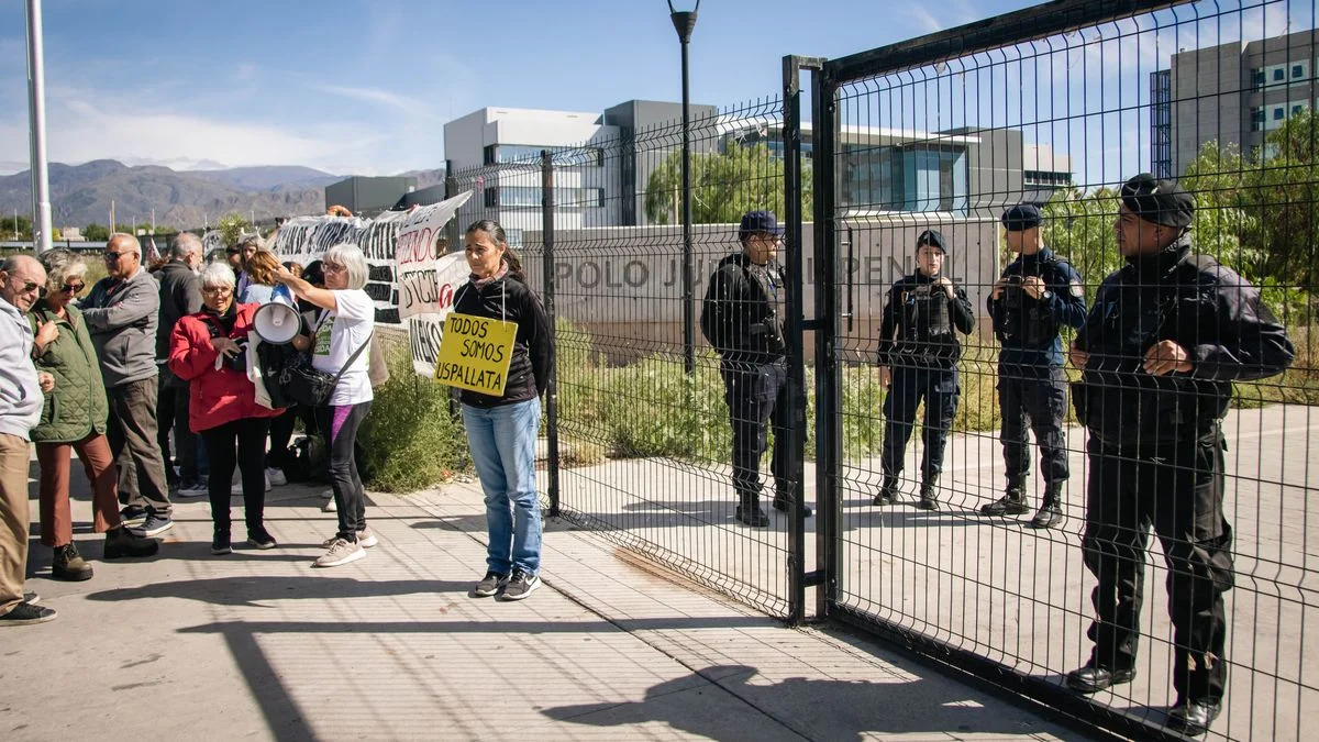 Vidas paralelas del plan minero de Cornejo: represión local y demanda geopolítica