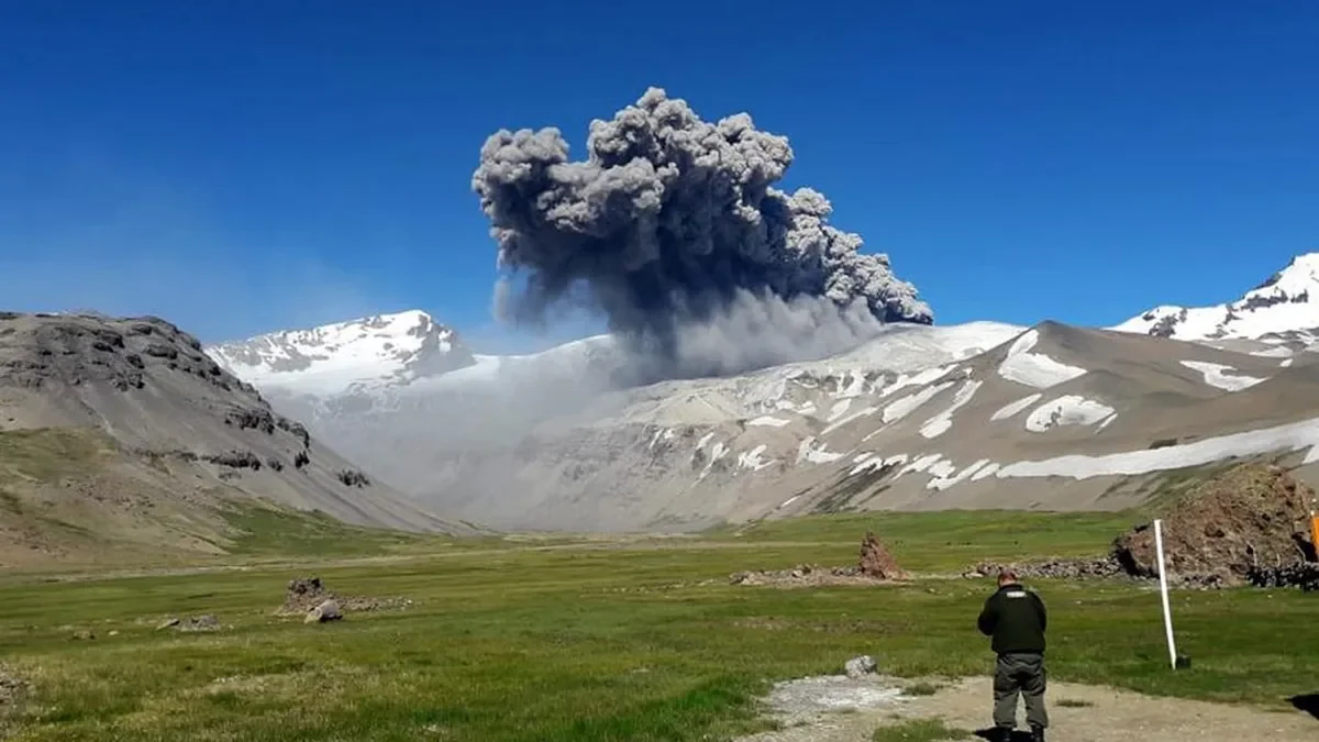 Malargüe: elevaron a alerta amarilla la actividad del volcán Peteroa