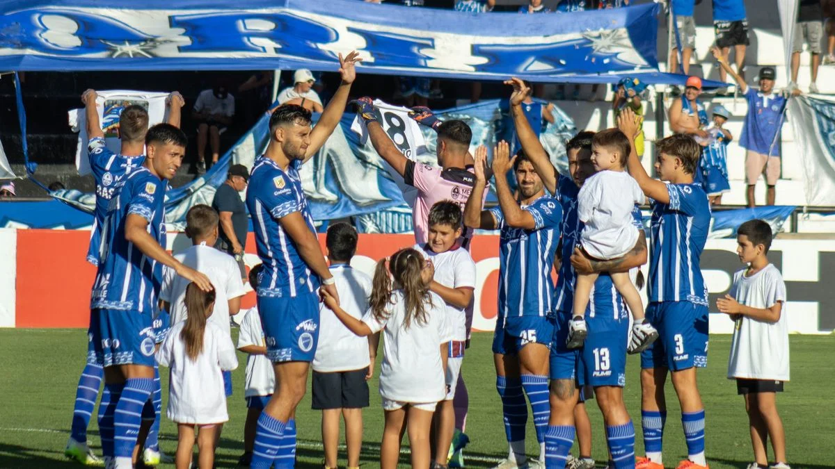 Luego de la suspensión con Talleres, Godoy Cruz visita a Gimnasia (LP) y busca su primera victoria