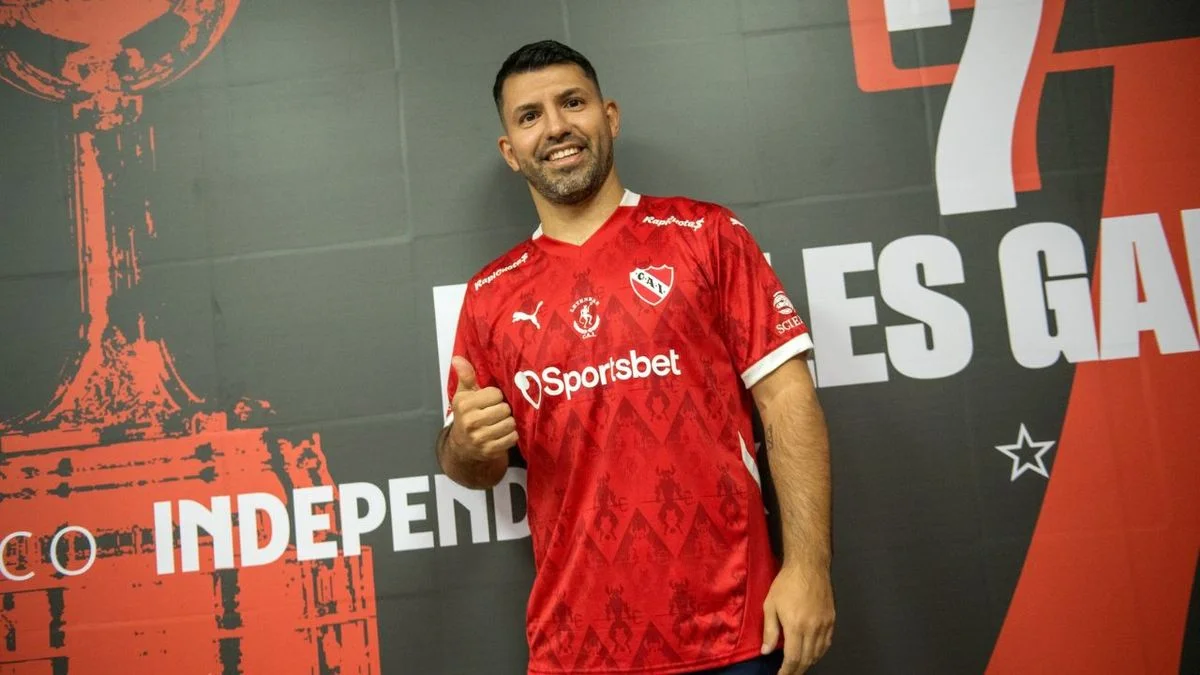 El Kun Agüero jugó en el Senior de Independiente y deslumbró a todos con un golazo que revolucionó Avellaneda